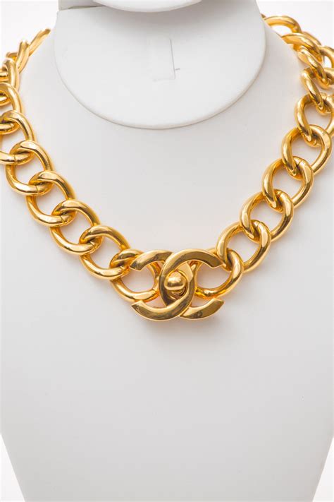 chanel chunky necklace